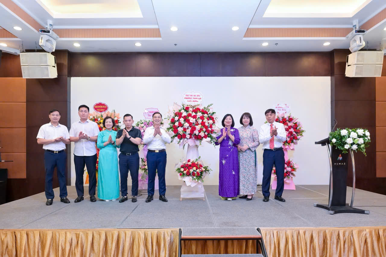 Phường Phúc Lợi ra mắt Chi bộ Tổ dân phố số 20, kiện toàn tổ chức đảng sau sắp xếp địa bàn dân cư
