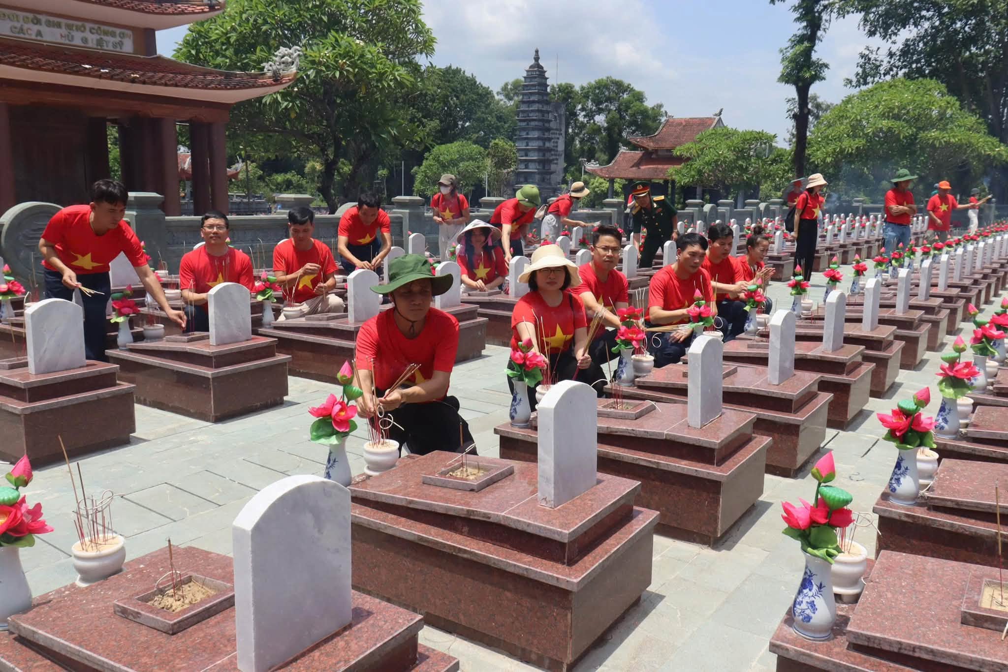 Xã Phúc Lộc tri ân các anh hùng liệt sĩ tại những "địa chỉ đỏ" trên dải đất miền Trung