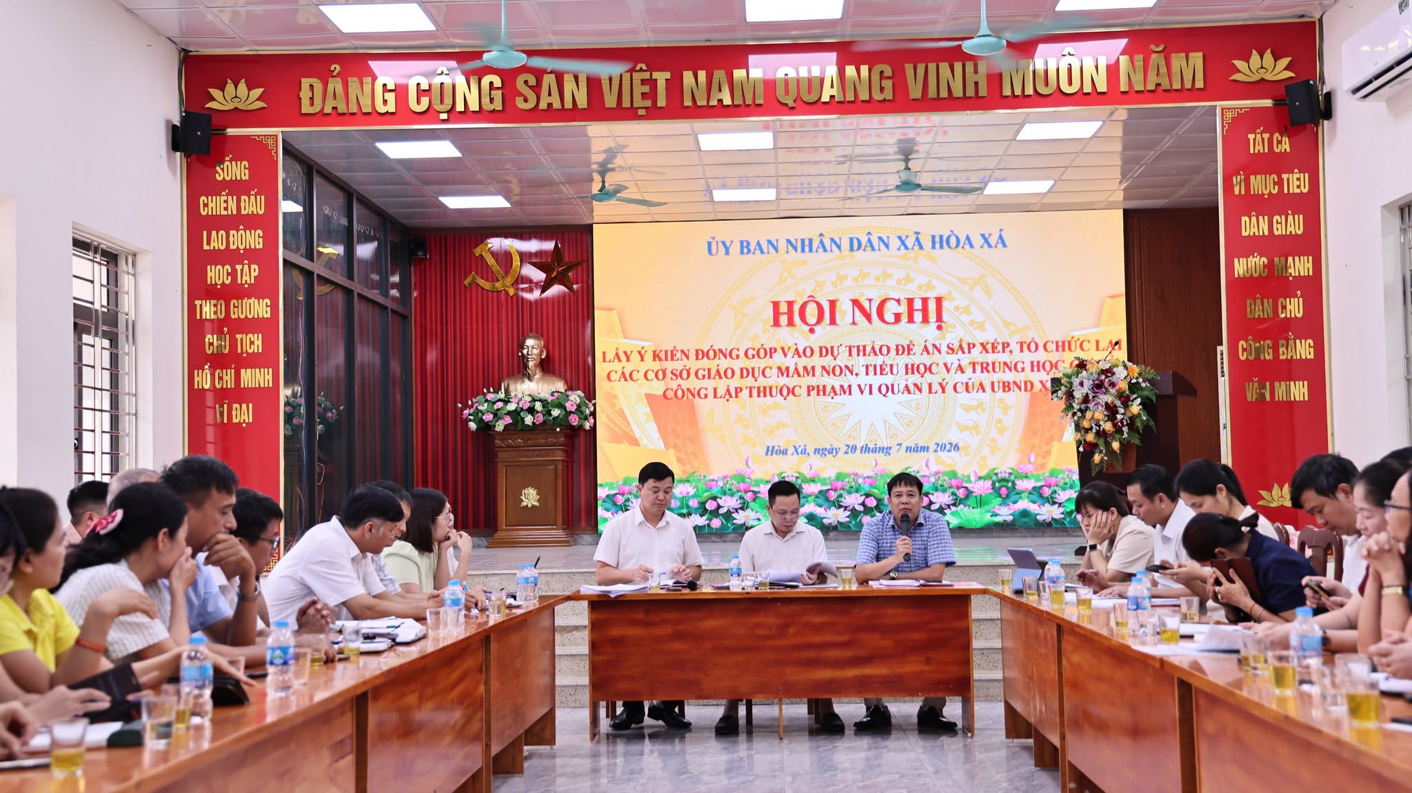 UBND xã Hòa Xá lấy ý kiến hoàn thiện Đề án sắp xếp hệ thống trường công lập, hướng tới tinh gọn bộ máy và nâng cao chất lượng giáo dục