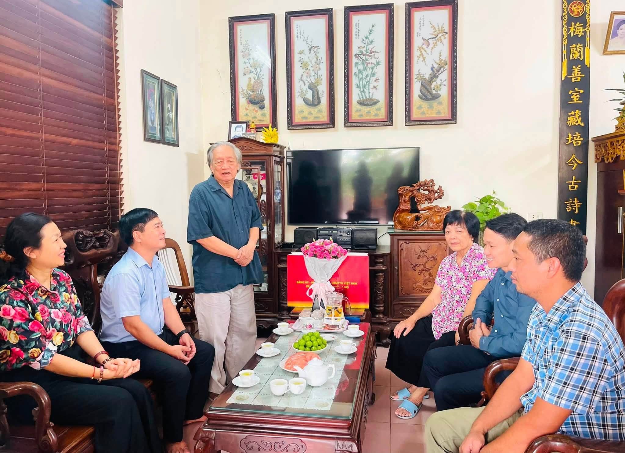 Xã Ô Diên tổ chức 9 đoàn công tác tri ân người có công nhân kỷ niệm 79 năm Ngày Thương binh - Liệt sĩ