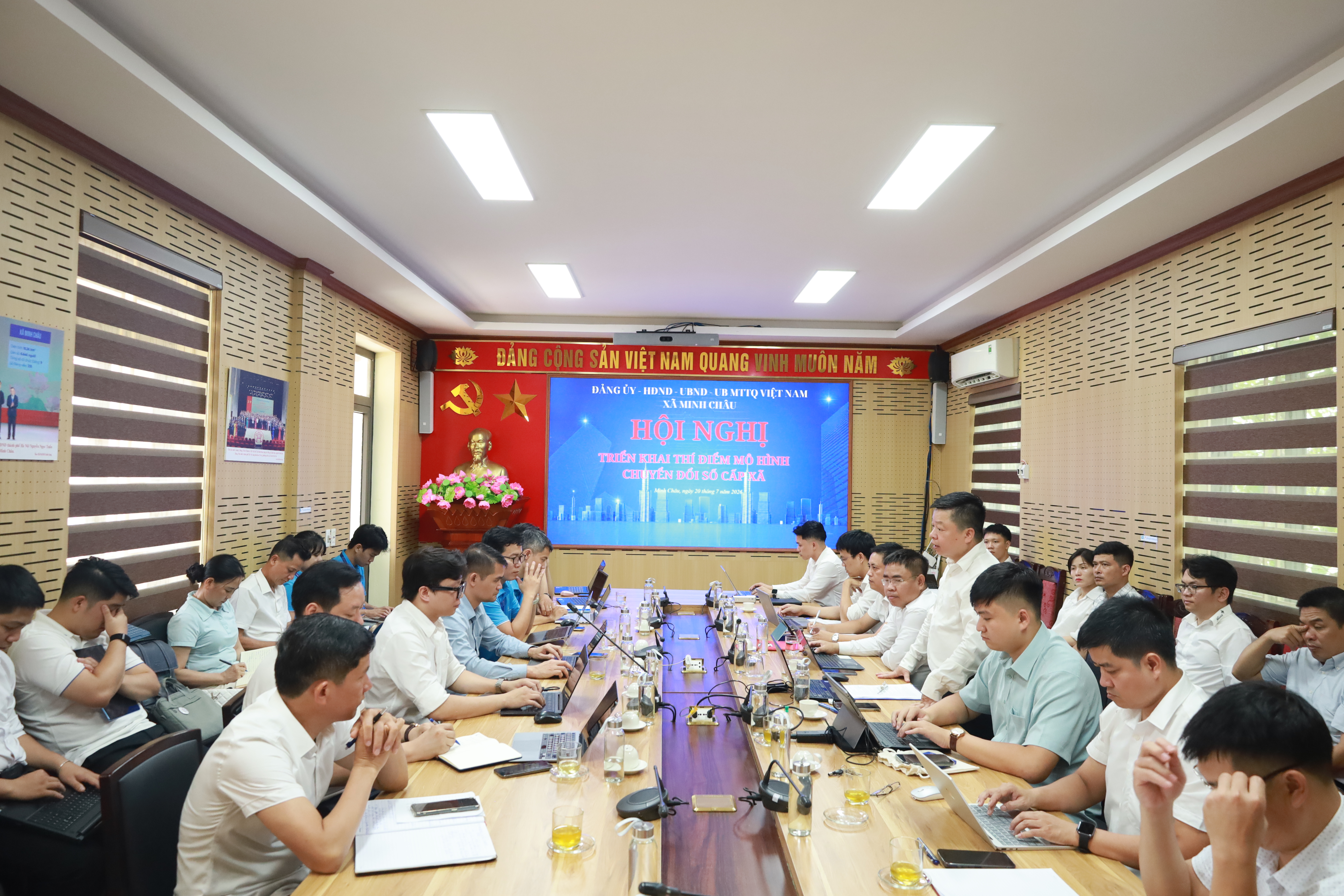 Xã Minh Châu tăng tốc chuyển đổi số với sự đồng hành của các doanh nghiệp công nghệ hàng đầu