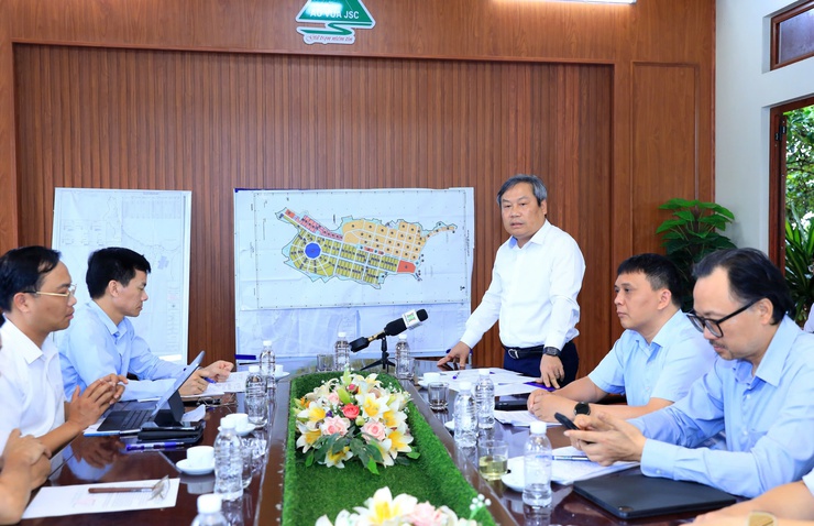 Chủ tịch UBND Thành phố Vũ Đại Thắng: Đẩy nhanh quy hoạch, mở rộng quỹ nghĩa trang phục vụ các dự án trọng điểm của thành phố