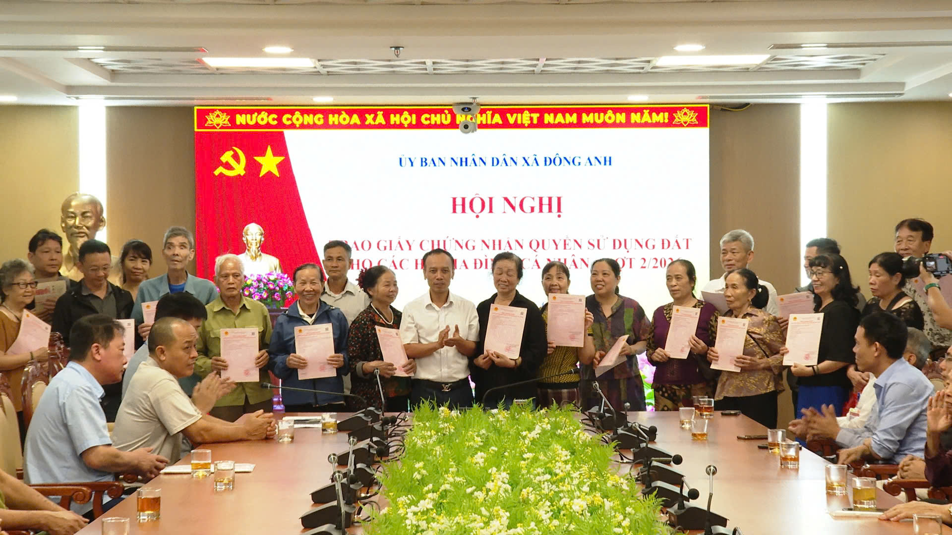 Xã Đông Anh trao 57 Giấy chứng nhận quyền sử dụng đất, tục tập trung xử lý những hồ sơ còn vướng mắc
