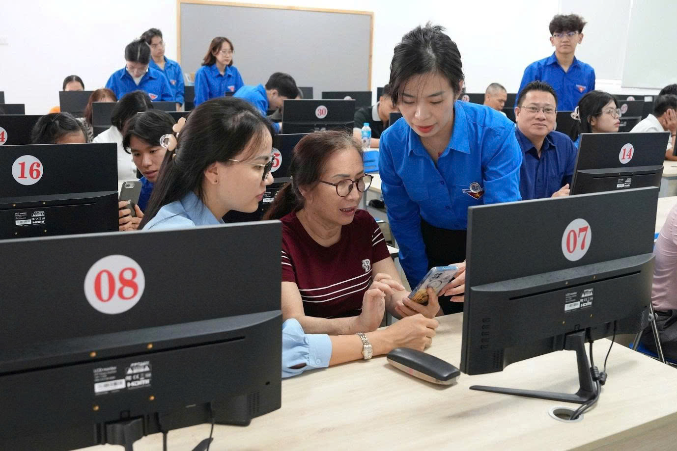 Phường Yên Sở lấy cải cách hành chính, chuyển đổi số làm “khâu đột phá” nâng chất lượng phục vụ
