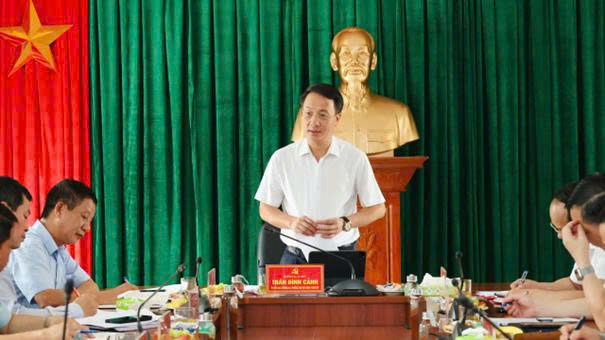 Đoàn giám sát của Ban Thường vụ Thành ủy Hà Nội làm việc tại xã Yên Lãng về triển khai mô hình chính quyền địa phương hai cấp