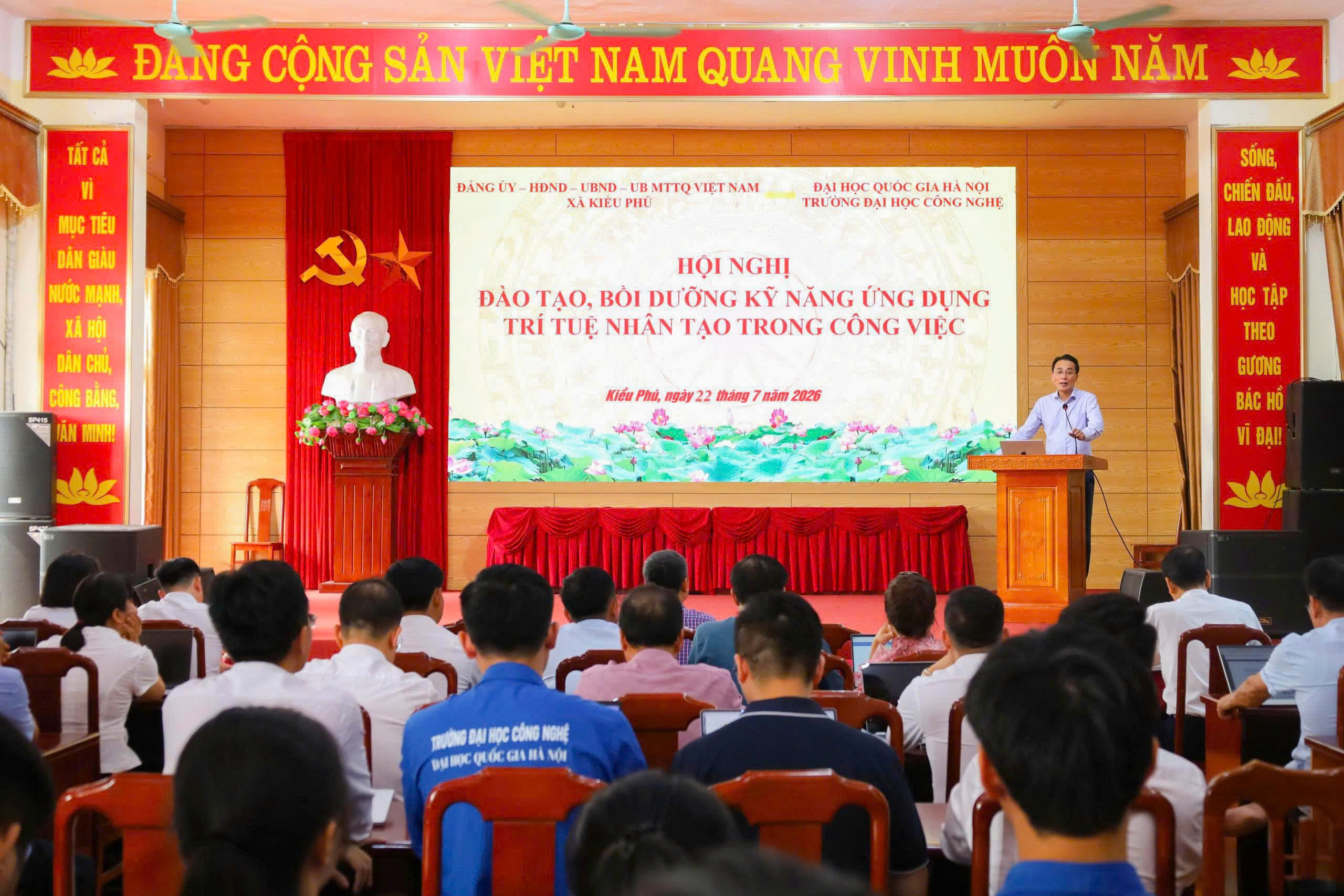 Xã Kiều Phú nâng cao năng lực số cho cán bộ với lớp tập huấn ứng dụng trí tuệ nhân tạo trong thực thi công vụ