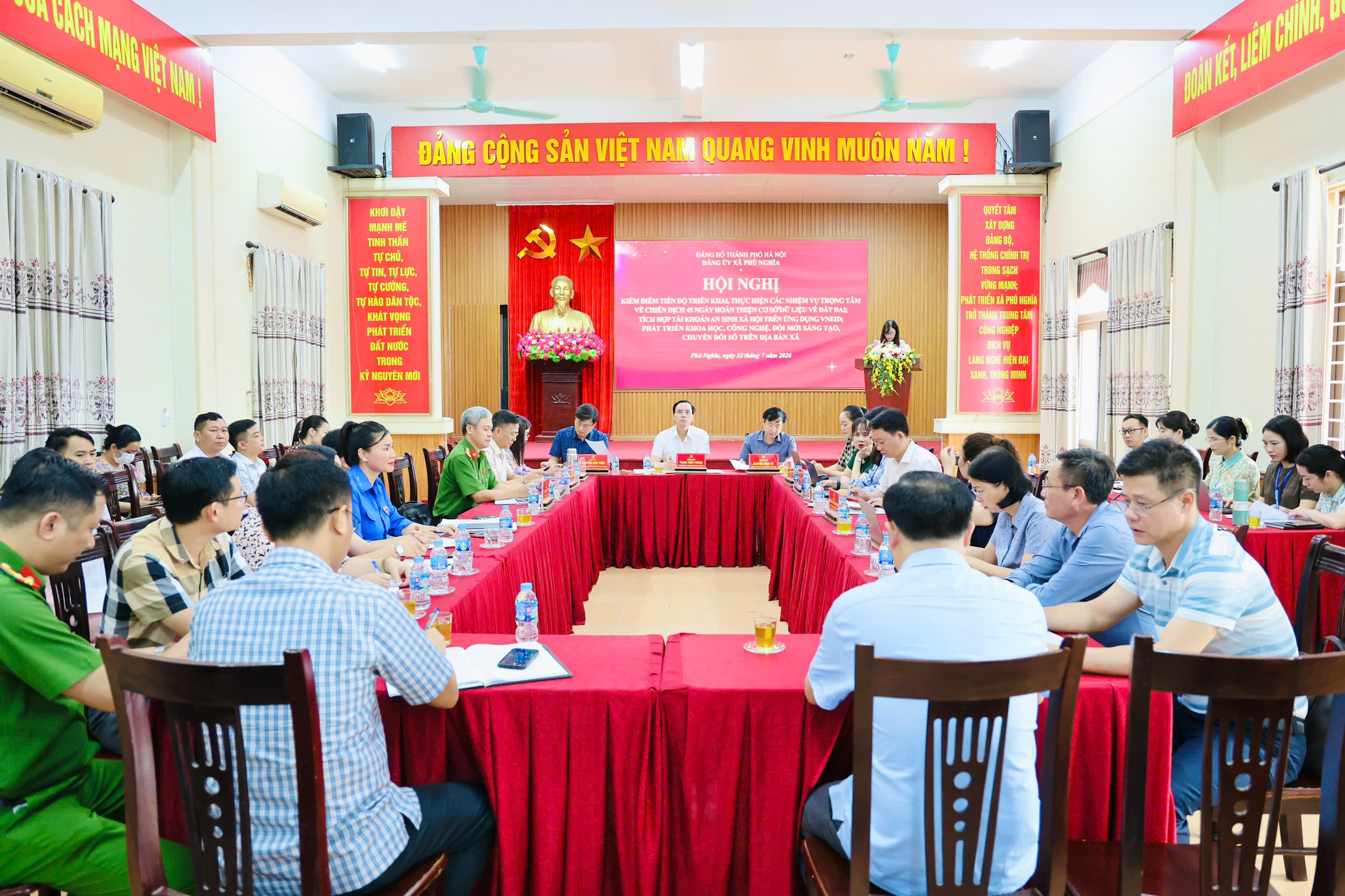 Xã Phú Nghĩa tăng tốc thực hiện các nhiệm vụ chuyển đổi số, quyết tâm hoàn thành chiến dịch làm sạch dữ liệu đất đai đúng tiến độ