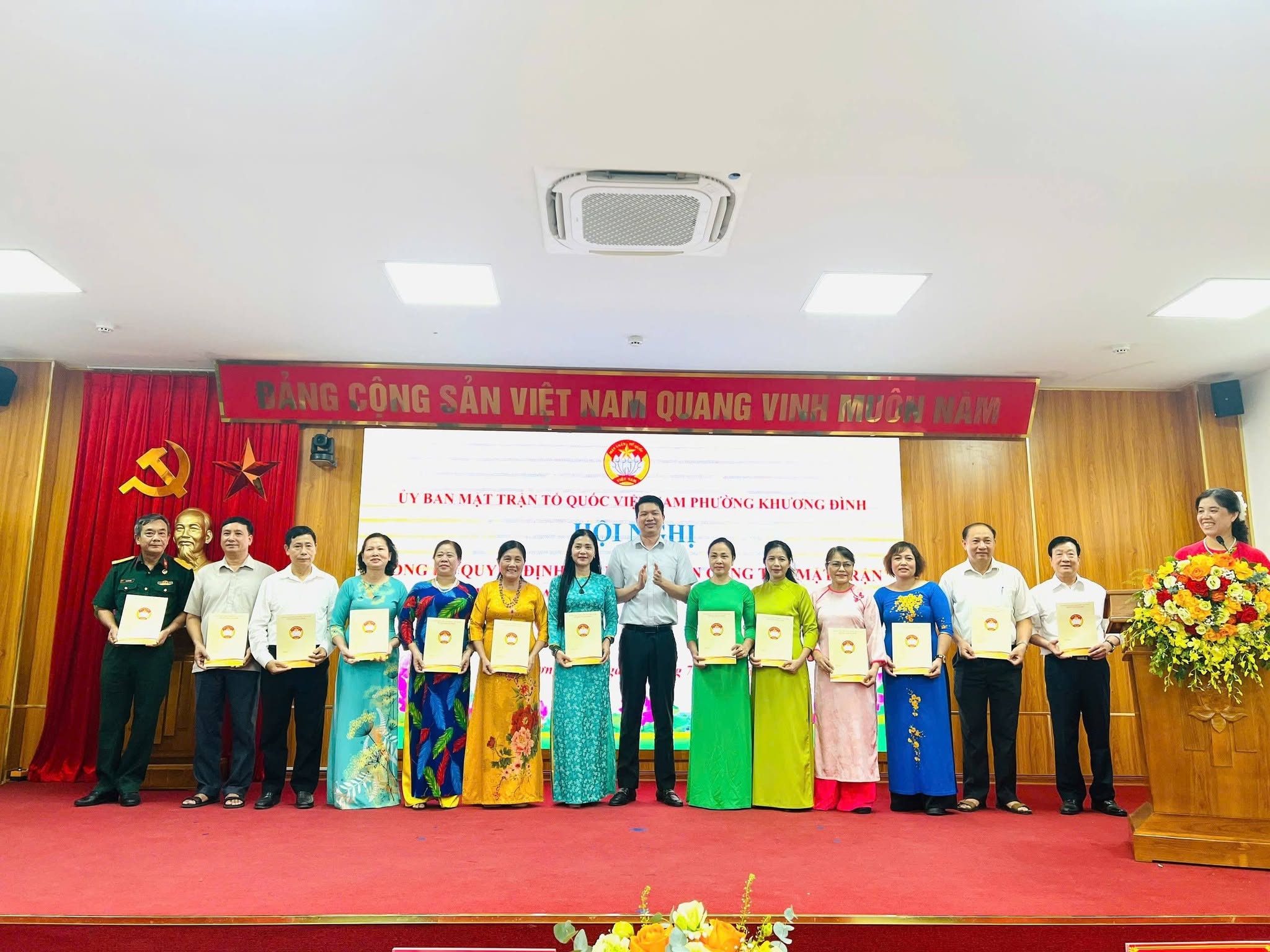 Phường Khương Đình công bố quyết định kiện toàn Ban Công tác Mặt trận, các Chi hội, Chi đoàn sau sắp xếp Tổ dân phố