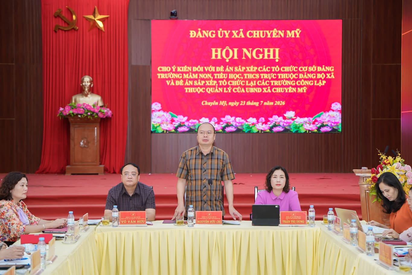 Đảng ủy xã Chuyên Mỹ thống nhất chủ trương tổ chức lại hệ thống trường học và kiện toàn tổ chức đảng trong ngành giáo dục