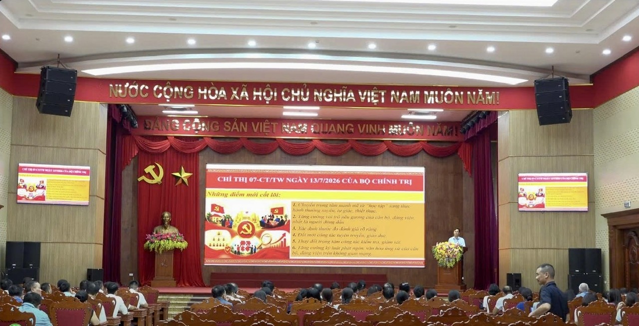 Xã Thạch Thất quán triệt các văn bản mới của Trung ương và Đảng ủy xã, nâng cao chất lượng công tác xây dựng Đảng trong giai đoạn mới