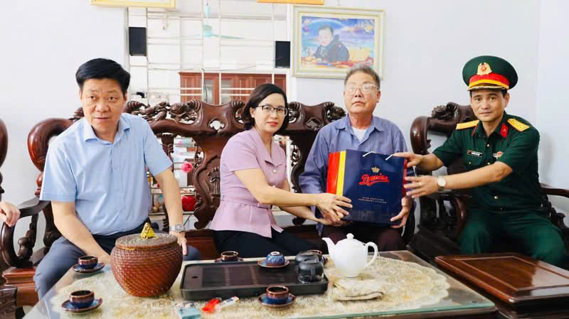Xã Quang Minh tri ân người có công, lan tỏa truyền thống "Uống nước nhớ nguồn" nhân kỷ niệm 79 năm Ngày Thương binh - Liệt sĩ