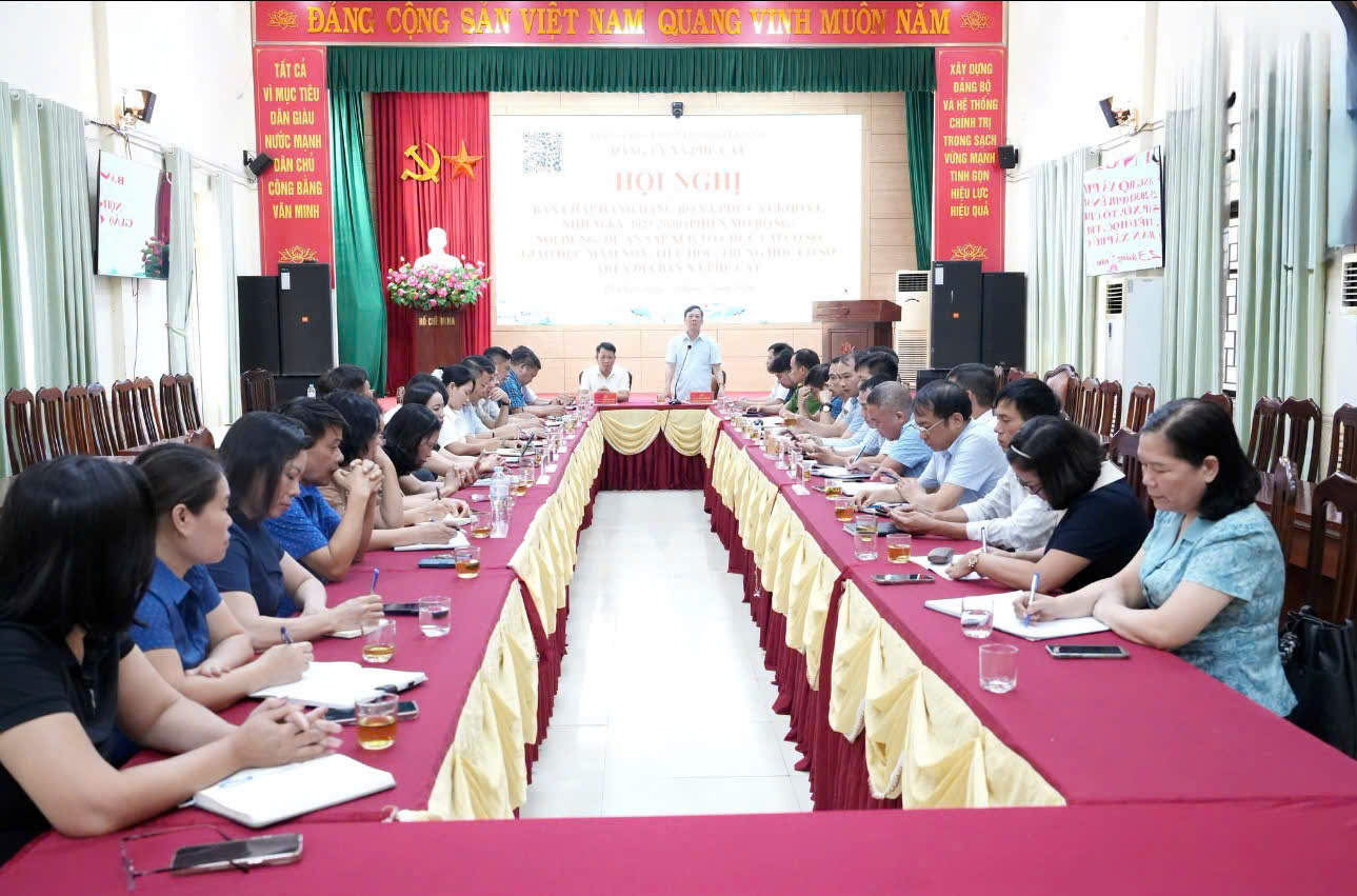 Xã Phú Cát thống nhất phương án tổ chức lại hệ thống trường công lập theo mô hình đa cơ sở