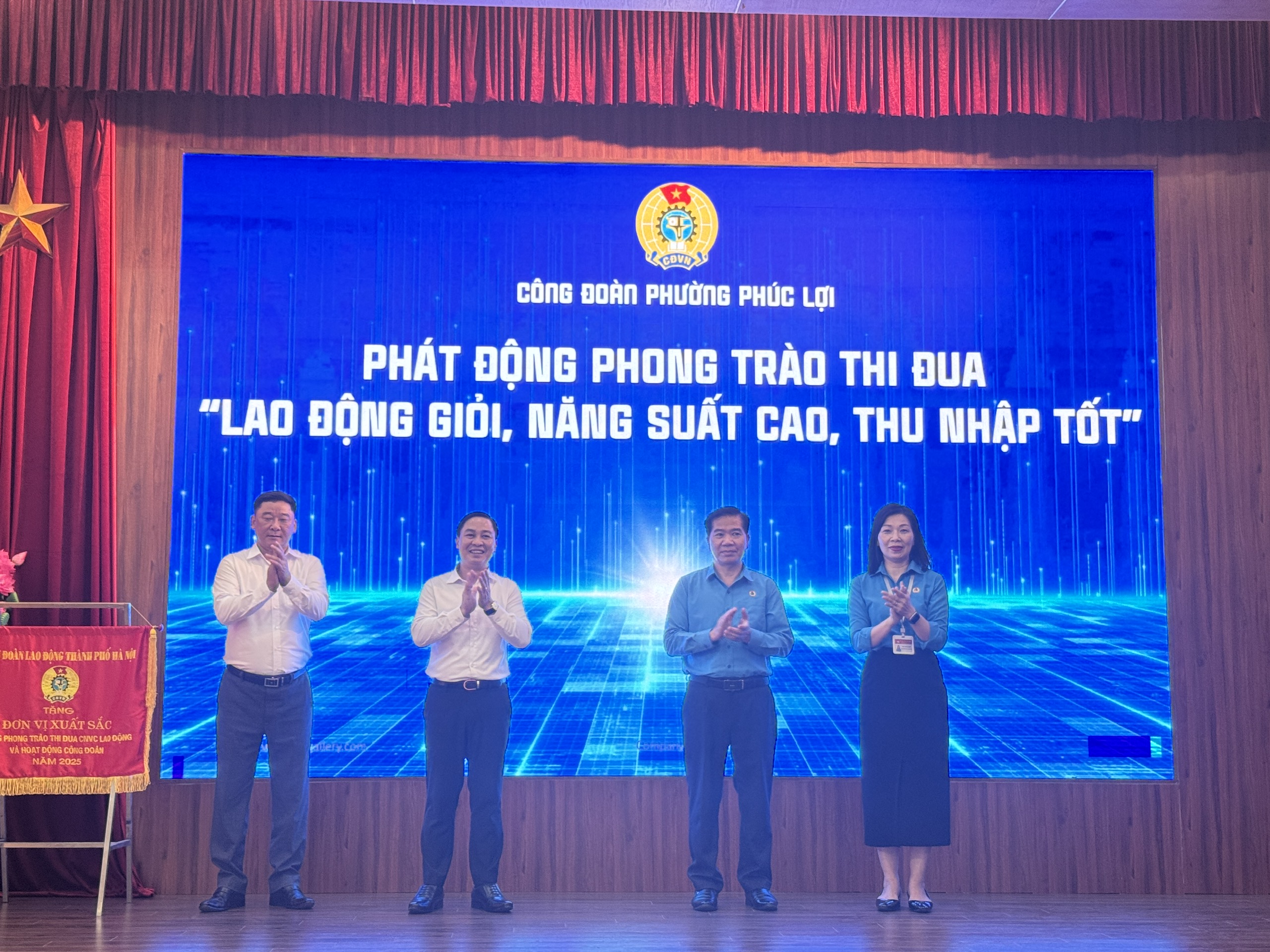 Công đoàn phường Phúc Lợi phát động phong trào thi đua mới, tiếp thêm động lực nâng cao năng suất lao động