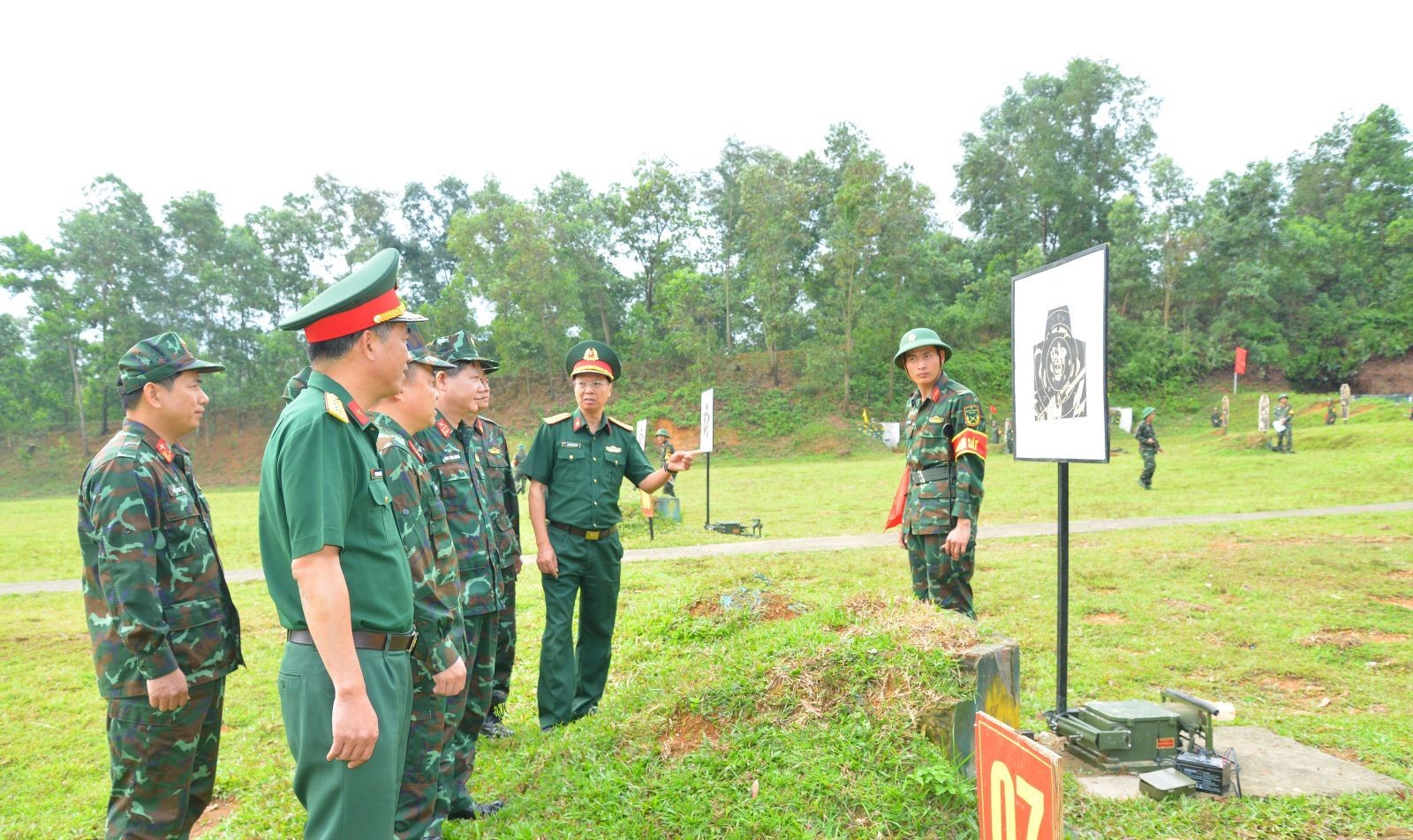 Sư đoàn Bộ binh 301 đổi mới kiểm tra “3 tiếng nổ”, nâng cao chất lượng huấn luyện chiến sĩ mới