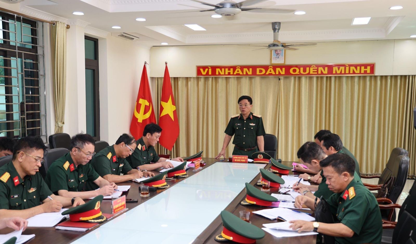 Bộ Quốc phòng kiểm tra công tác sẵn sàng chiến đấu tại Bộ Tư lệnh Thủ đô Hà Nội dịp lễ 30-4 và 1-5