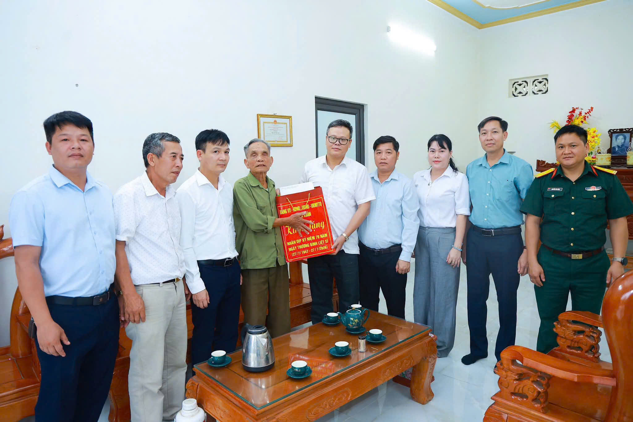 Xã Yên Xuân tổ chức chuỗi hoạt động tri ân người có công, dâng hương tưởng niệm các Anh hùng liệt sĩ