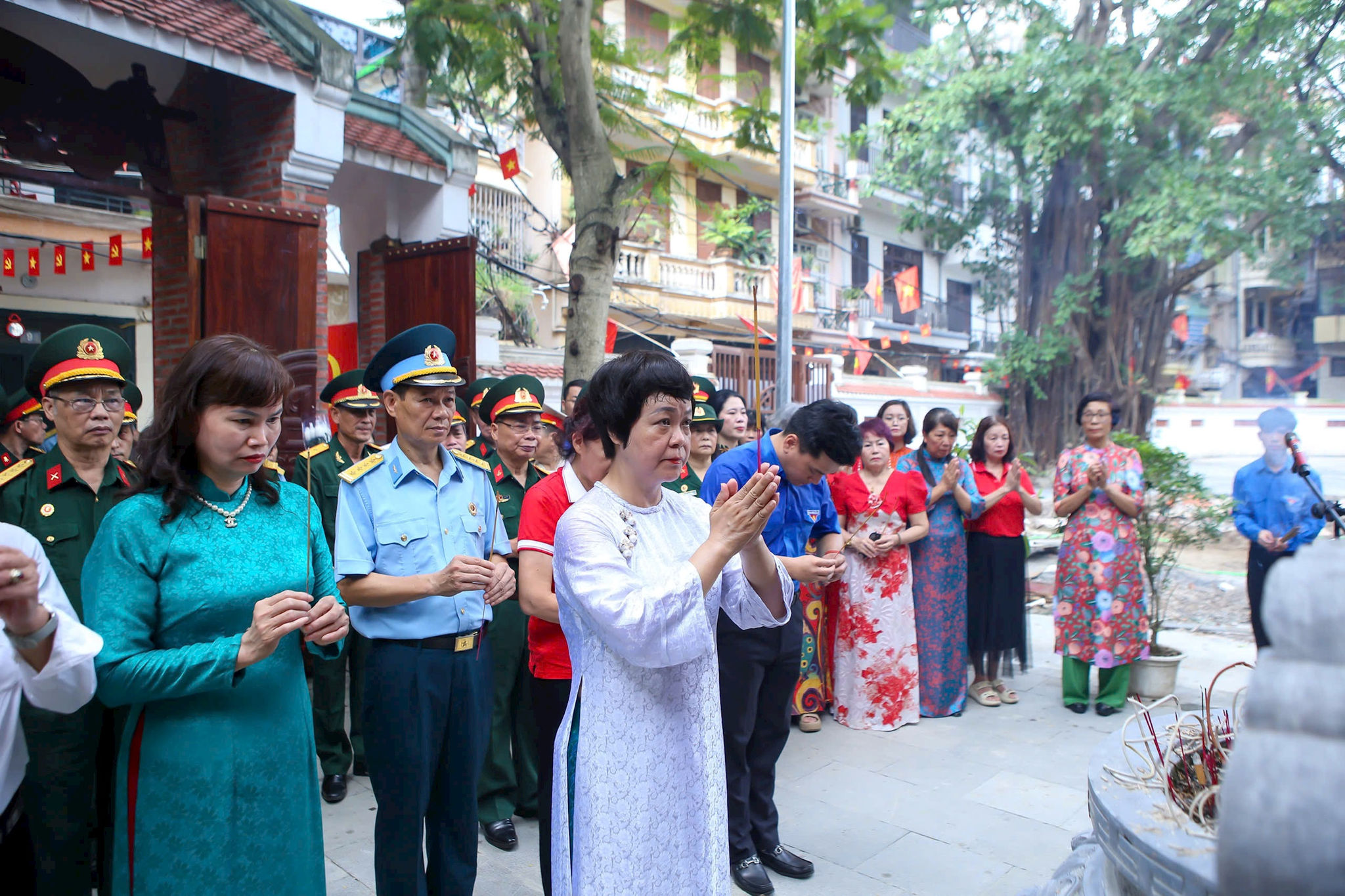 Phường Giảng Võ khánh thành công trình chỉnh trang Nhà bia tưởng niệm liệt sĩ, lan tỏa đạo lý "Đền ơn đáp nghĩa"