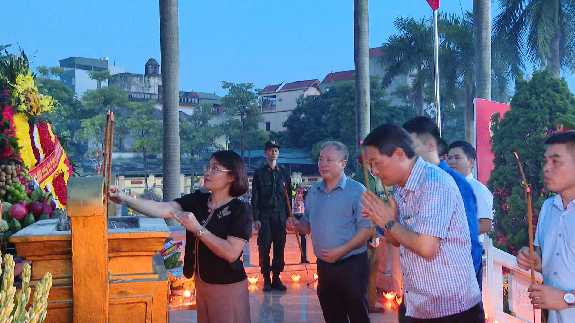 Xã Thanh Trì thắp nến tri ân các Anh hùng liệt sĩ, lan tỏa đạo lý "Uống nước nhớ nguồn"