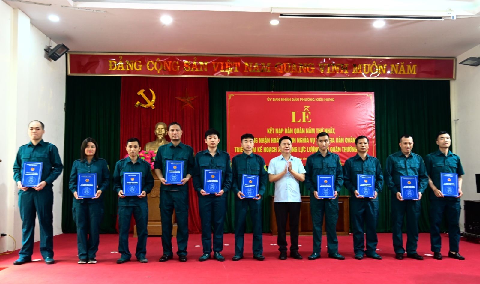 Phường Kiến Hưng kiện toàn lực lượng dân quân, bổ sung nguồn lực sẵn sàng thực hiện nhiệm vụ trong tình hình mới
