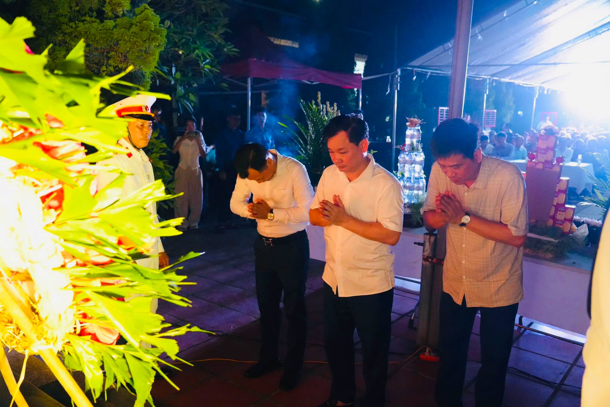 Xã Liên Minh thắp nến tri ân, tưởng nhớ các Anh hùng liệt sĩ nhân kỷ niệm 79 năm Ngày Thương binh - Liệt sĩ