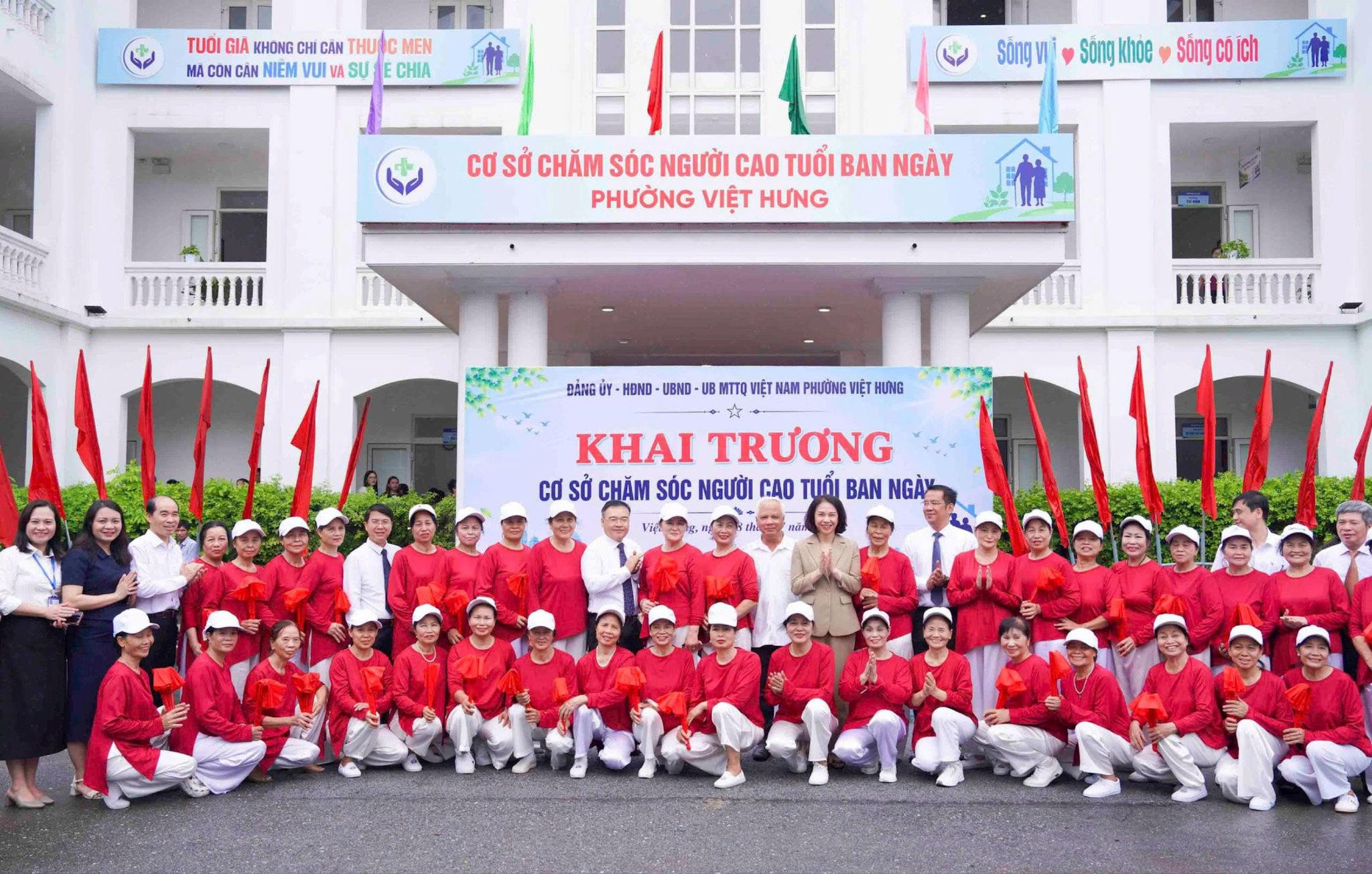 Ra mắt mô hình “cơ sở chăm sóc người cao tuổi ban ngày” tại phường Việt Hưng