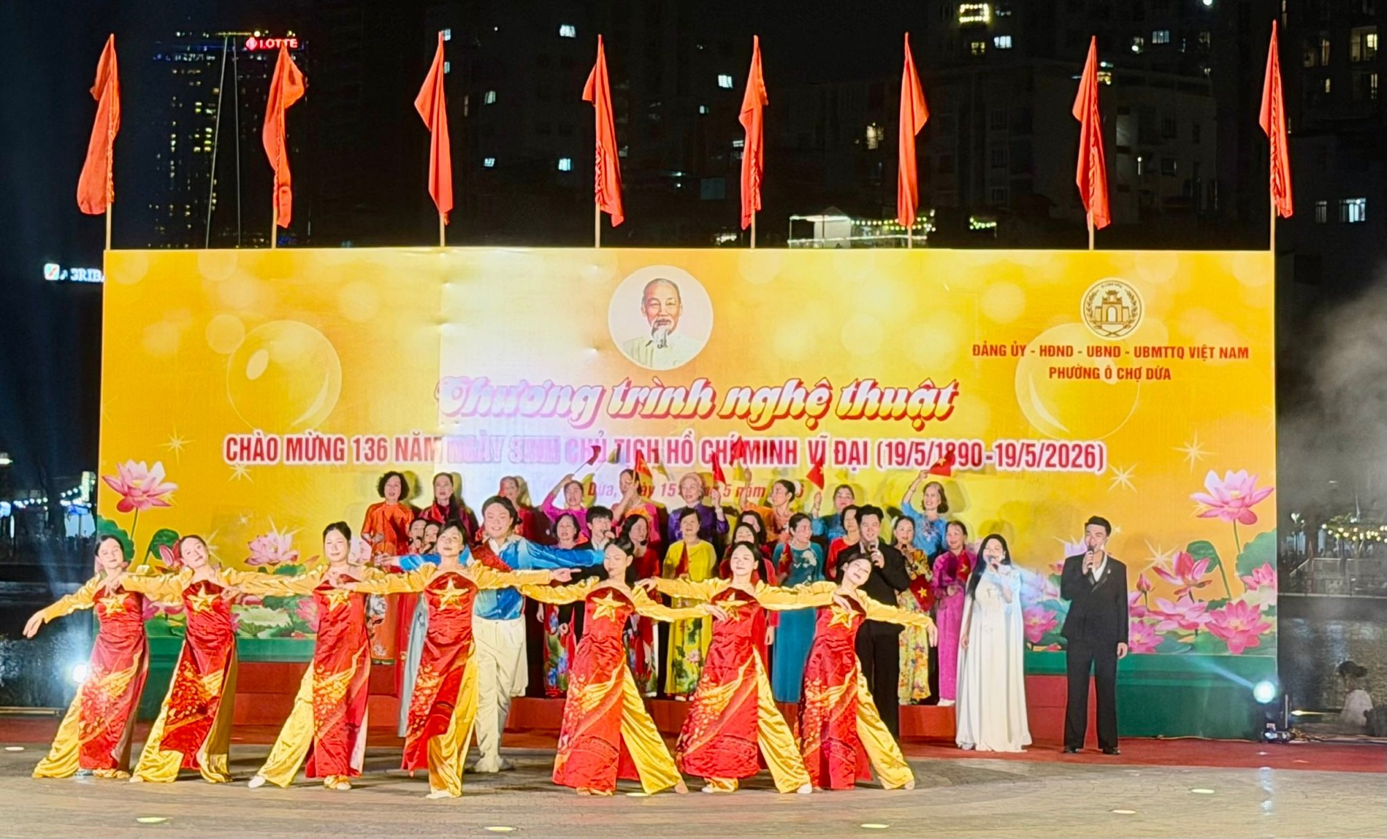 Phường Ô Chợ Dừa tái hiện hành trình theo dấu chân Bác qua chương trình nghệ thuật giàu cảm xúc
