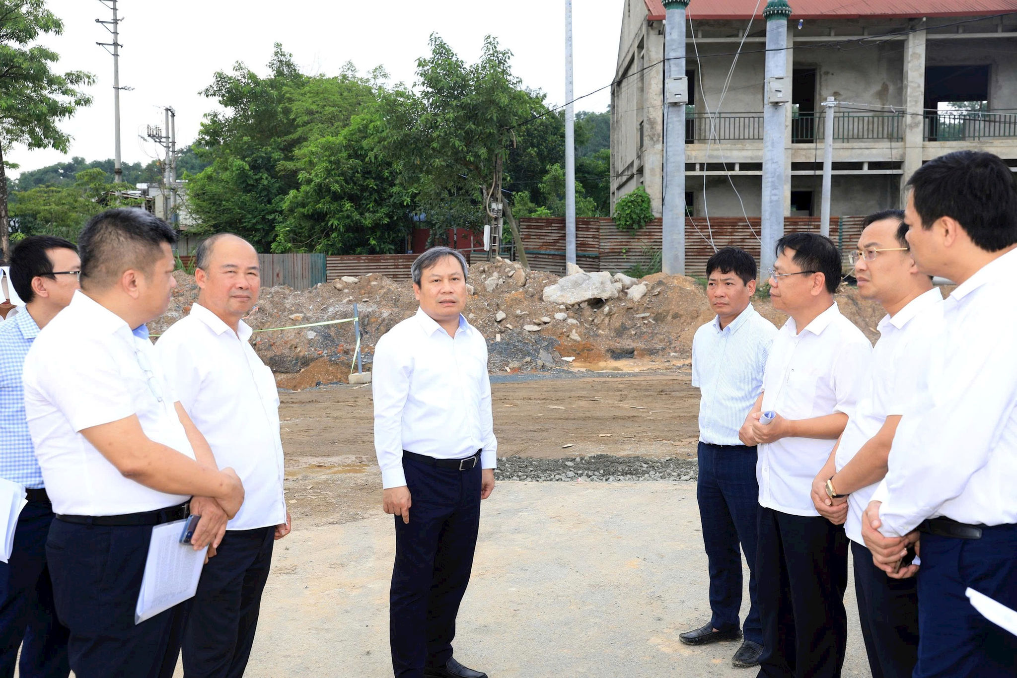Tập trung tối đa nhân lực, máy móc thi công các dự án giao thông phía Tây Thủ đô