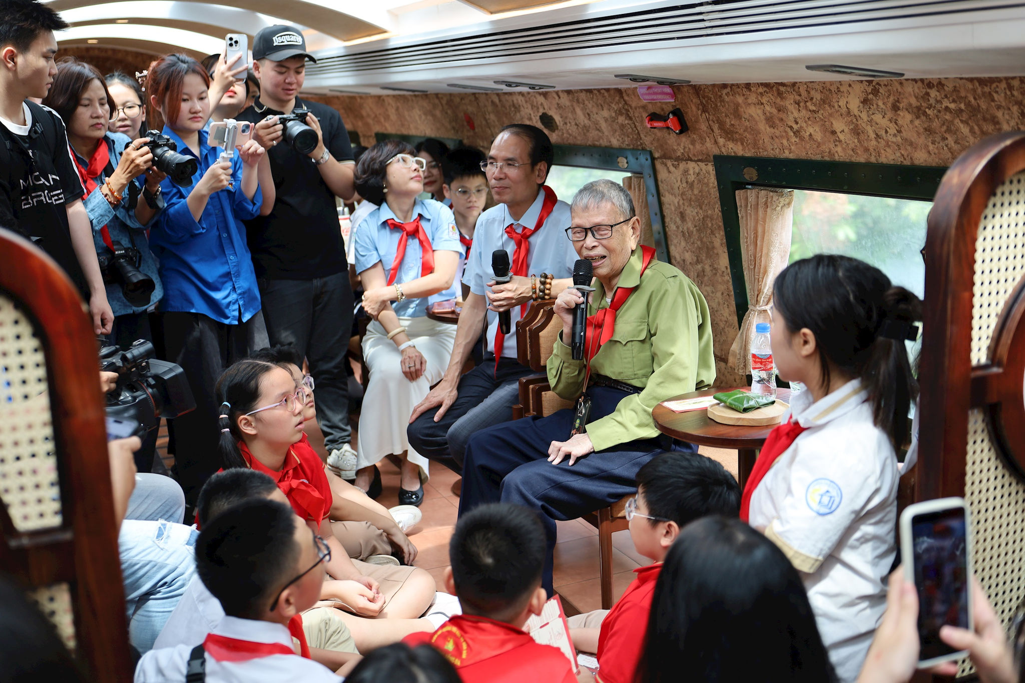 Phường Đống Đa: “Chuyến tàu di sản” bồi đắp truyền thống, tiếp lửa lý tưởng cho đội viên nhân kỷ niệm 85 năm thành lập Đội TNTP Hồ Chí Minh