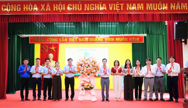Xã Tây Phương lan tỏa truyền thống 85 năm Đội TNTP Hồ Chí Minh, tôn vinh những bông hoa tiêu biểu của phong trào thiếu nhi