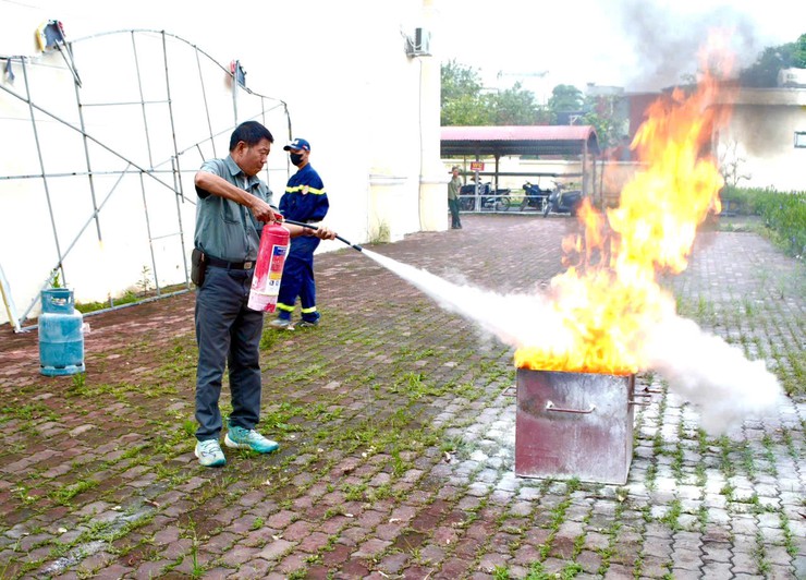 Xã Tây Phương nâng cao năng lực lực lượng dân phòng qua huấn luyện nghiệp vụ phòng cháy, chữa cháy và cứu nạn, cứu hộ