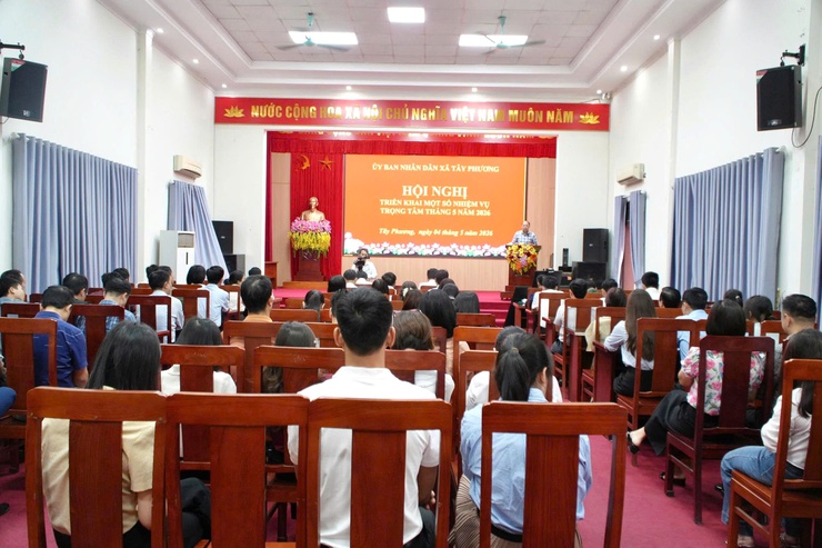 Xã Tây Phương siết chặt kỷ luật công vụ, tăng tốc thực hiện các nhiệm vụ trọng tâm tháng 5