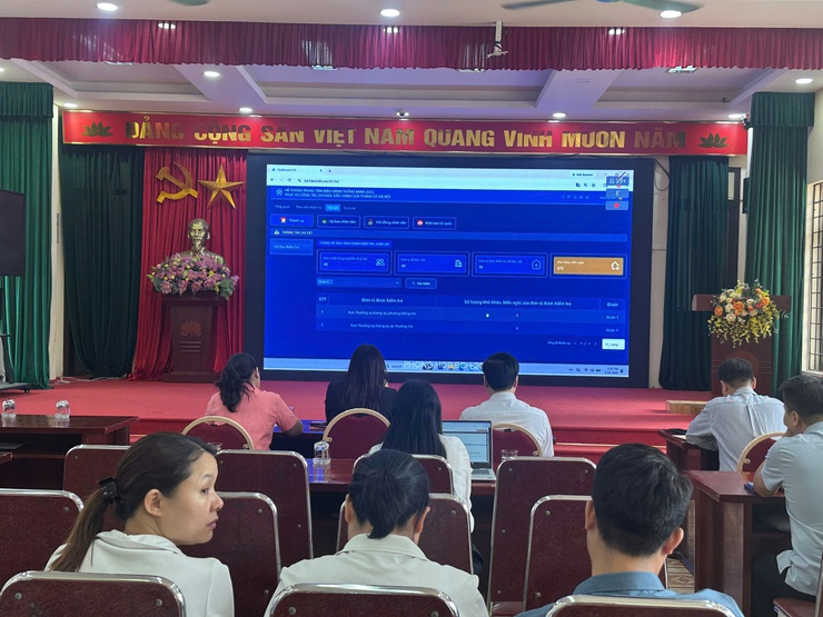 Phường Tây Mỗ đẩy nhanh chuyển đổi số với thử nghiệm Trung tâm điều hành thông minh