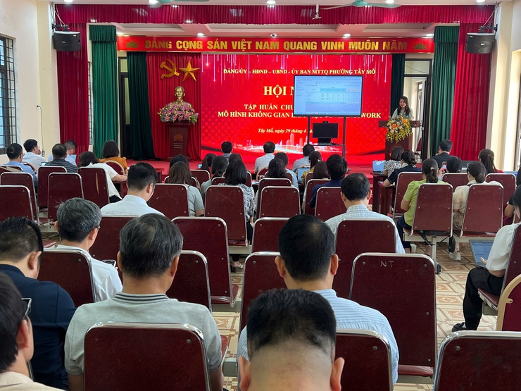 Phường Tây Mỗ đẩy mạnh chuyển đổi số với chương trình đào tạo chuyên sâu nền tảng HanoiWork