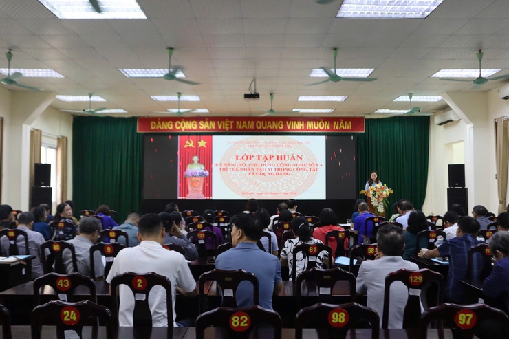 Nâng cao năng lực số cho cán bộ, đẩy mạnh ứng dụng AI trong công tác xây dựng Đảng