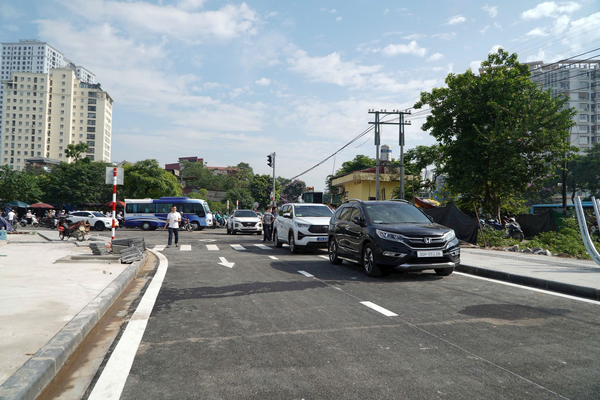 Đưa vào khai thác tuyến đường kết nối Nguyễn Hữu Thọ - phố Hoàng Liệt, hoàn thành vượt tiến độ 45 ngày
