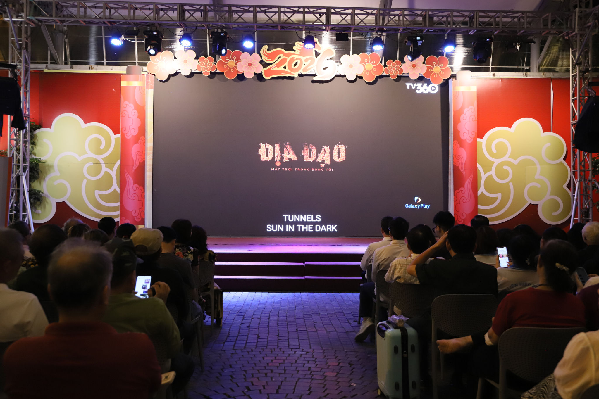 Phường Cửa Nam lan tỏa giáo dục truyền thống qua suất chiếu miễn phí phim “Địa đạo - Mặt trời trong bóng tối” tại Phố Sách Hà Nội