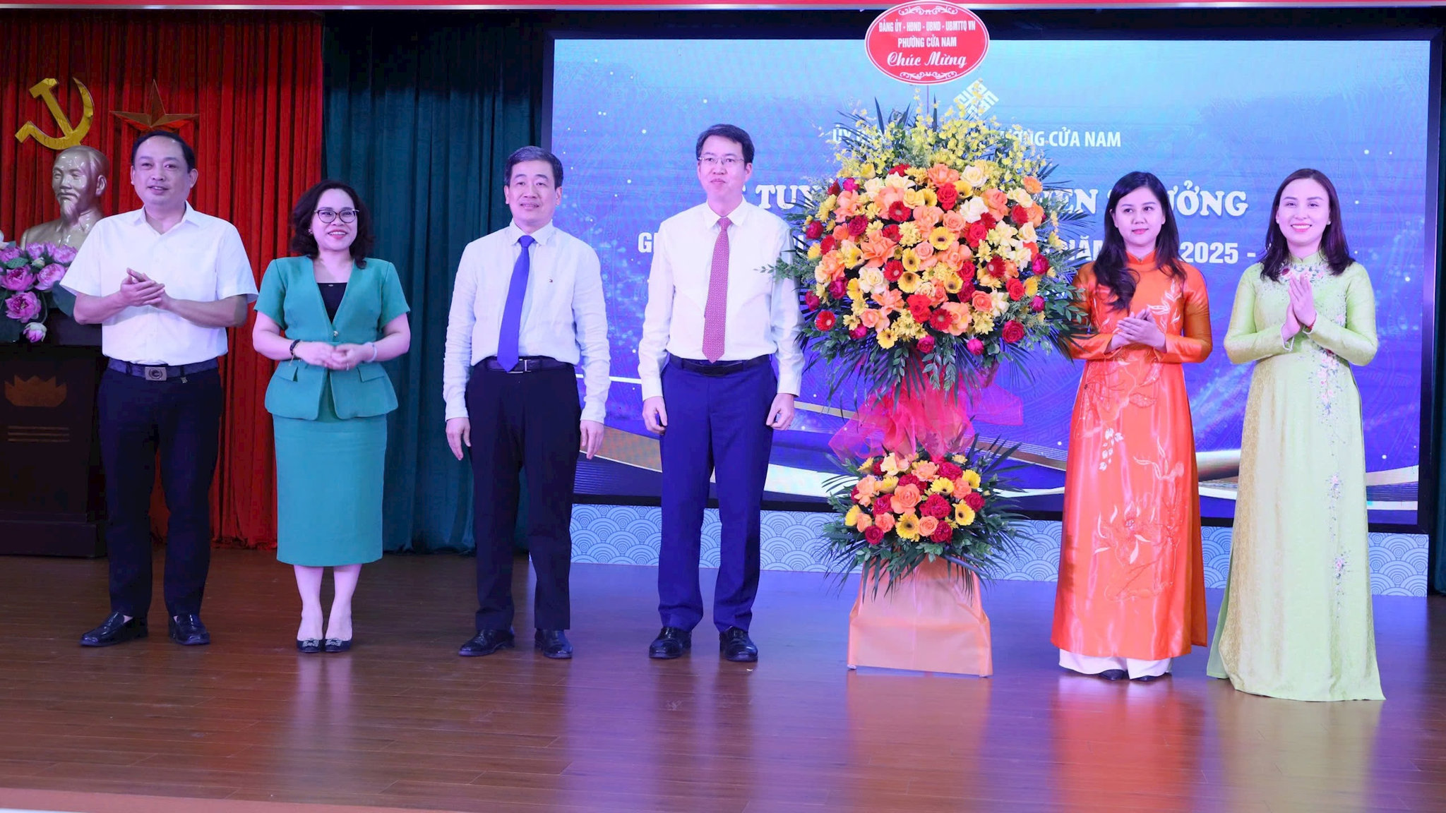 Phường Cửa Nam tôn vinh những dấu ấn nổi bật trong phong trào dạy tốt, học tốt năm học 2025-2026