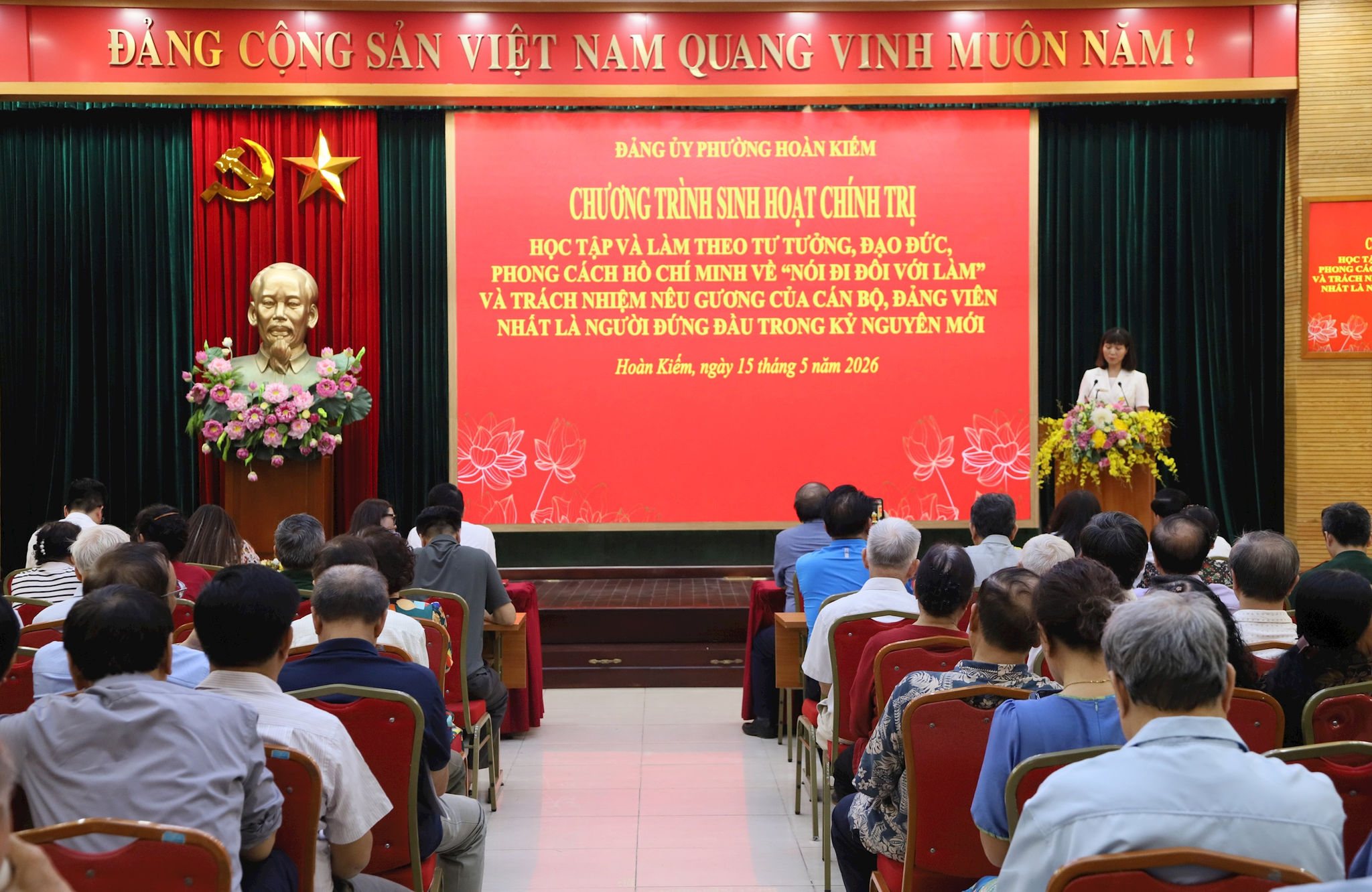 Phường Hoàn Kiếm đẩy mạnh học tập và làm theo Bác, xây dựng đội ngũ cán bộ “nói đi đôi với làm” trong giai đoạn mới