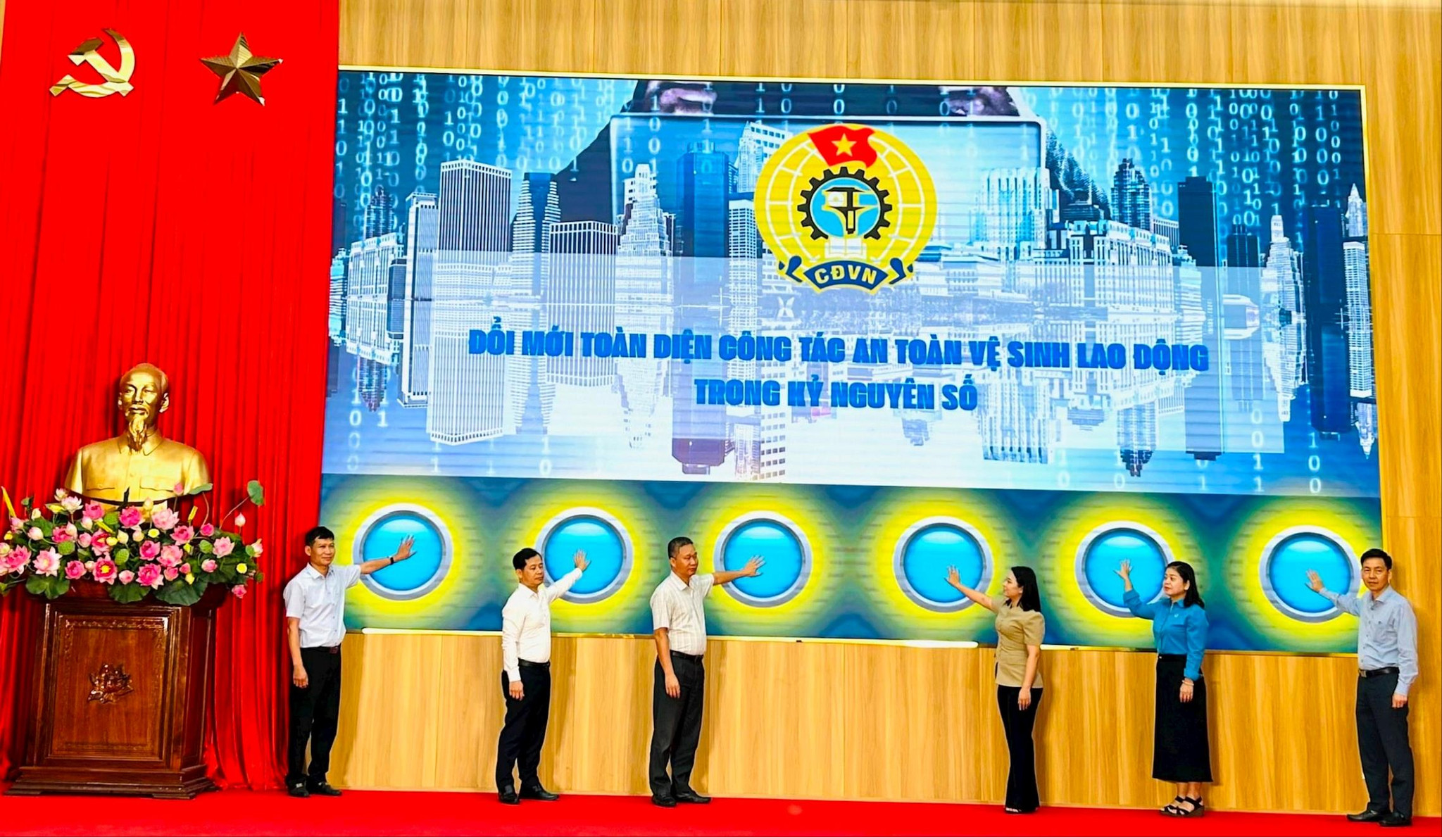 Phường Hoàng Mai phát động Tháng hành động về an toàn, vệ sinh lao động và Tháng Công nhân năm 2026, xây dựng môi trường làm việc an toàn, bền vững