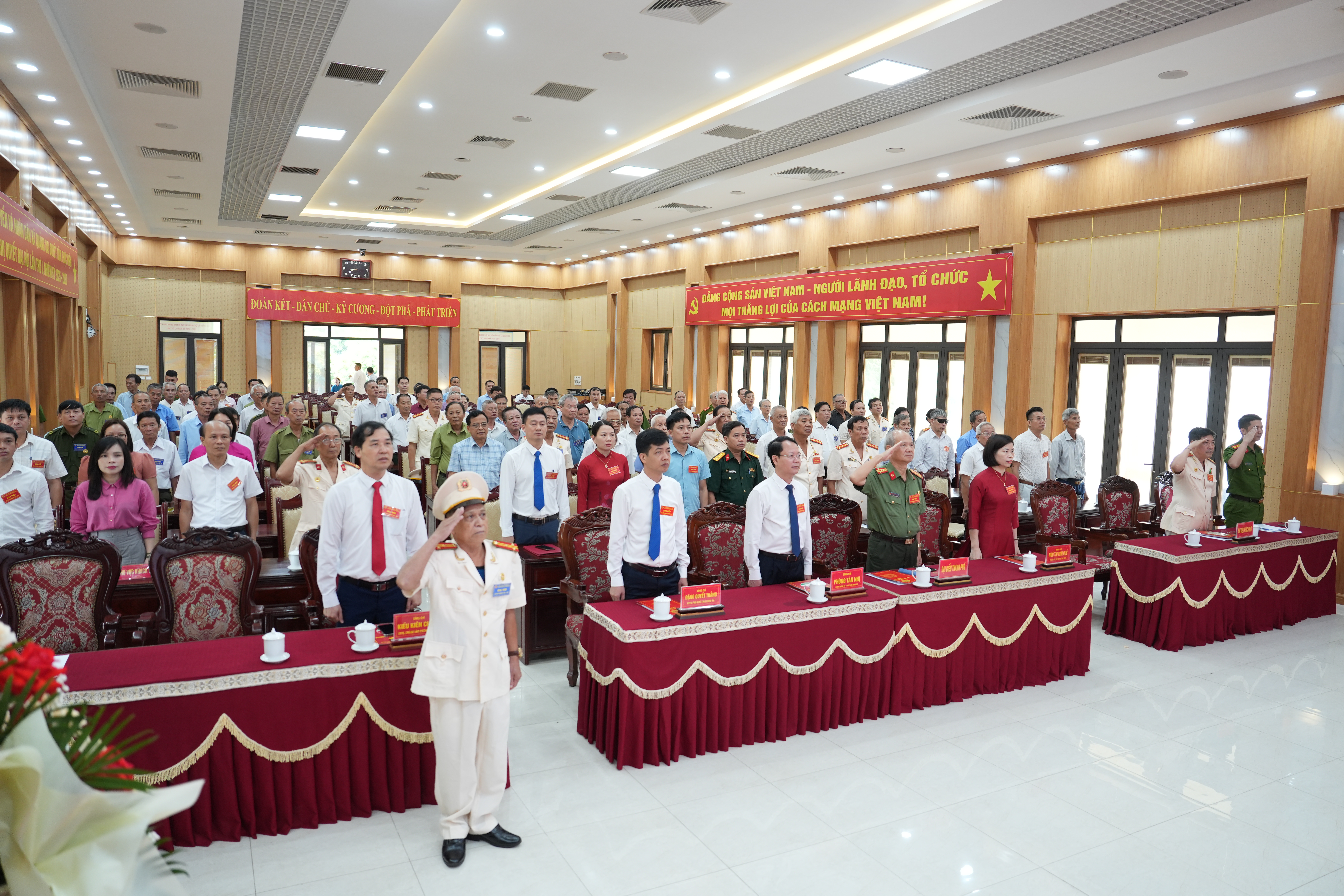 Hội Cựu Công an nhân dân xã Quảng Oai kiện toàn tổ chức, phát huy vai trò giữ gìn an ninh ở cơ sở
