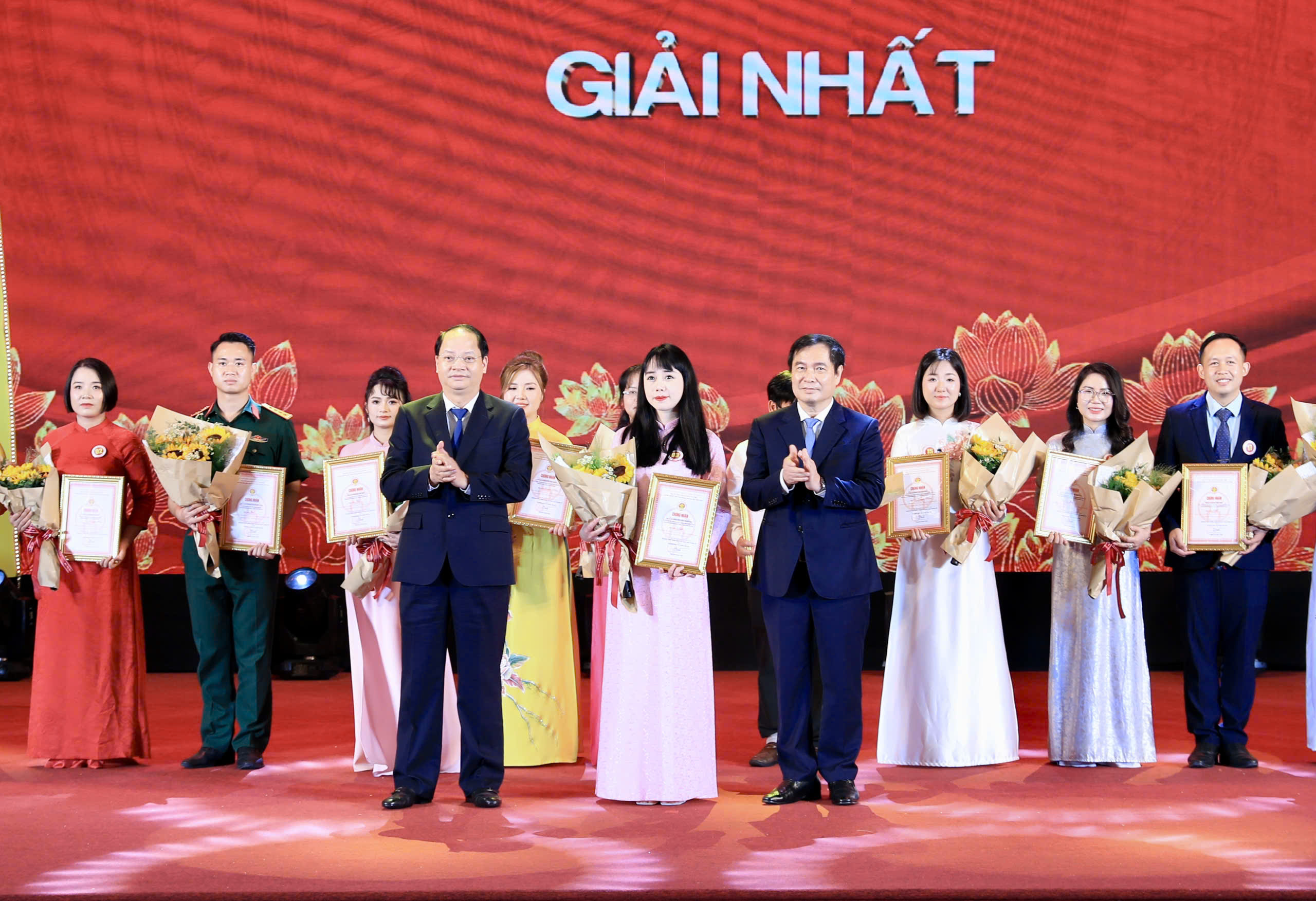 Báo cáo viên Nguyễn Lan Phương giành giải Nhất Hội thi Báo cáo viên, tuyên truyền viên giỏi thành phố Hà Nội năm 2026