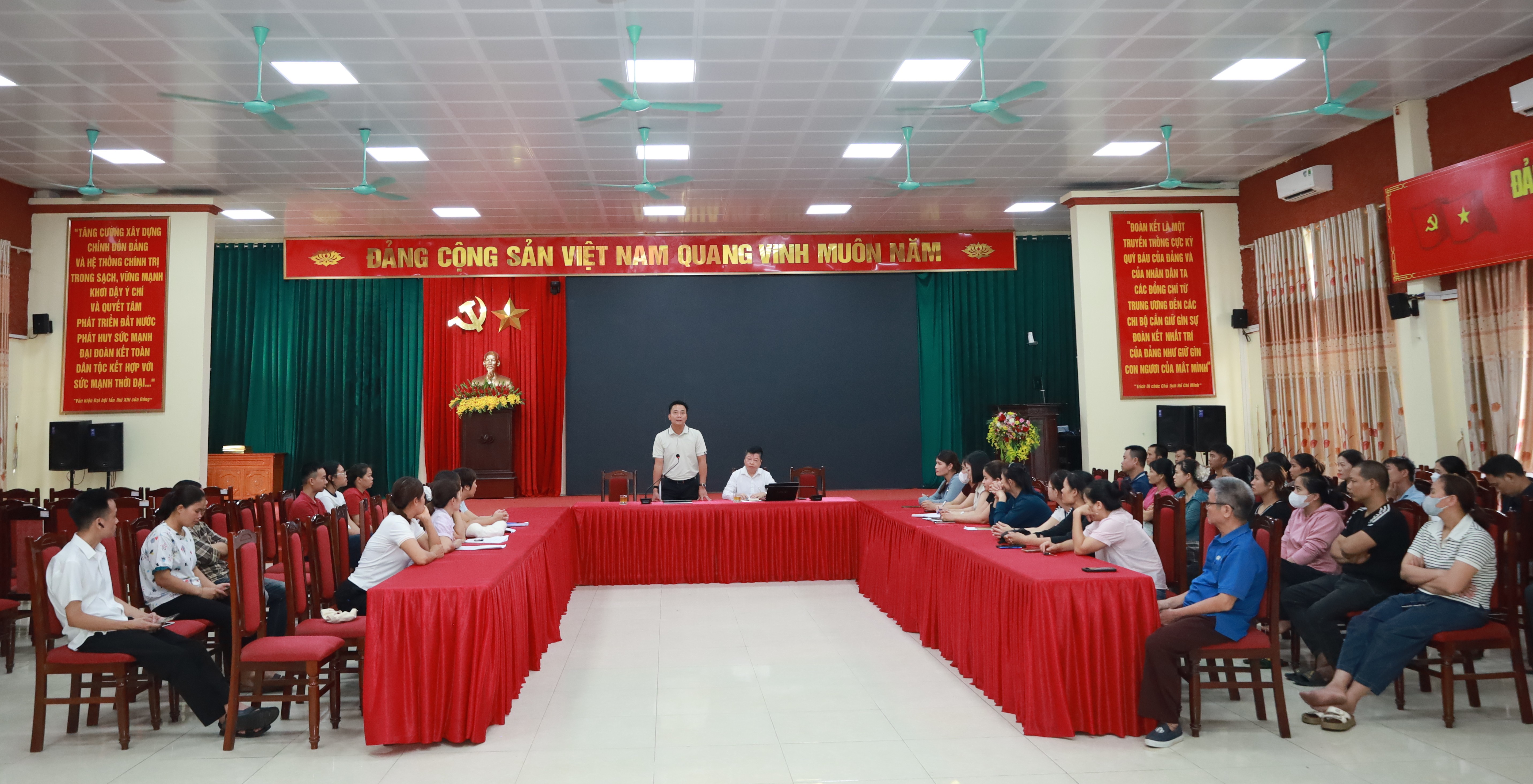 Xã Minh Châu lắng nghe nguyện vọng phụ huynh về tuyển sinh Trường liên cấp Tiểu học - THCS - THPT Minh Châu