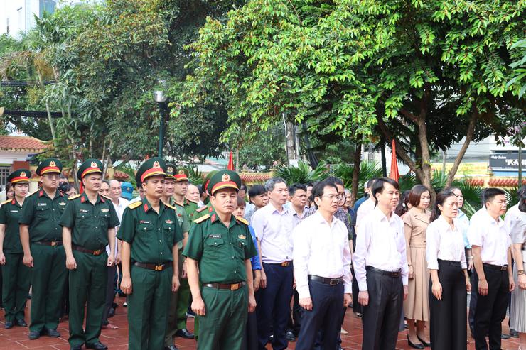 Phường Kiến Hưng thành kính dâng hương tưởng niệm Chủ tịch Hồ Chí Minh, khơi dậy quyết tâm học và làm theo Bác