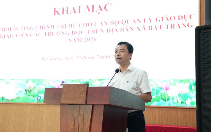 Xã Bát Tràng bồi dưỡng lý luận chính trị hè, nâng cao bản lĩnh và tư duy đổi mới cho đội ngũ giáo viên