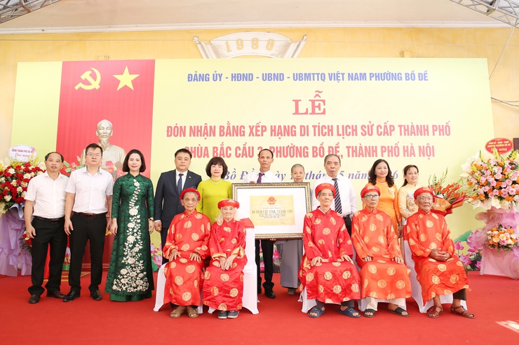 Phường Bồ Đề đón nhận Bằng xếp hạng di tích cấp thành phố cho chùa Bắc Cầu 3 - Thuận Lợi tự, lan tỏa giá trị di sản văn hóa địa phương
