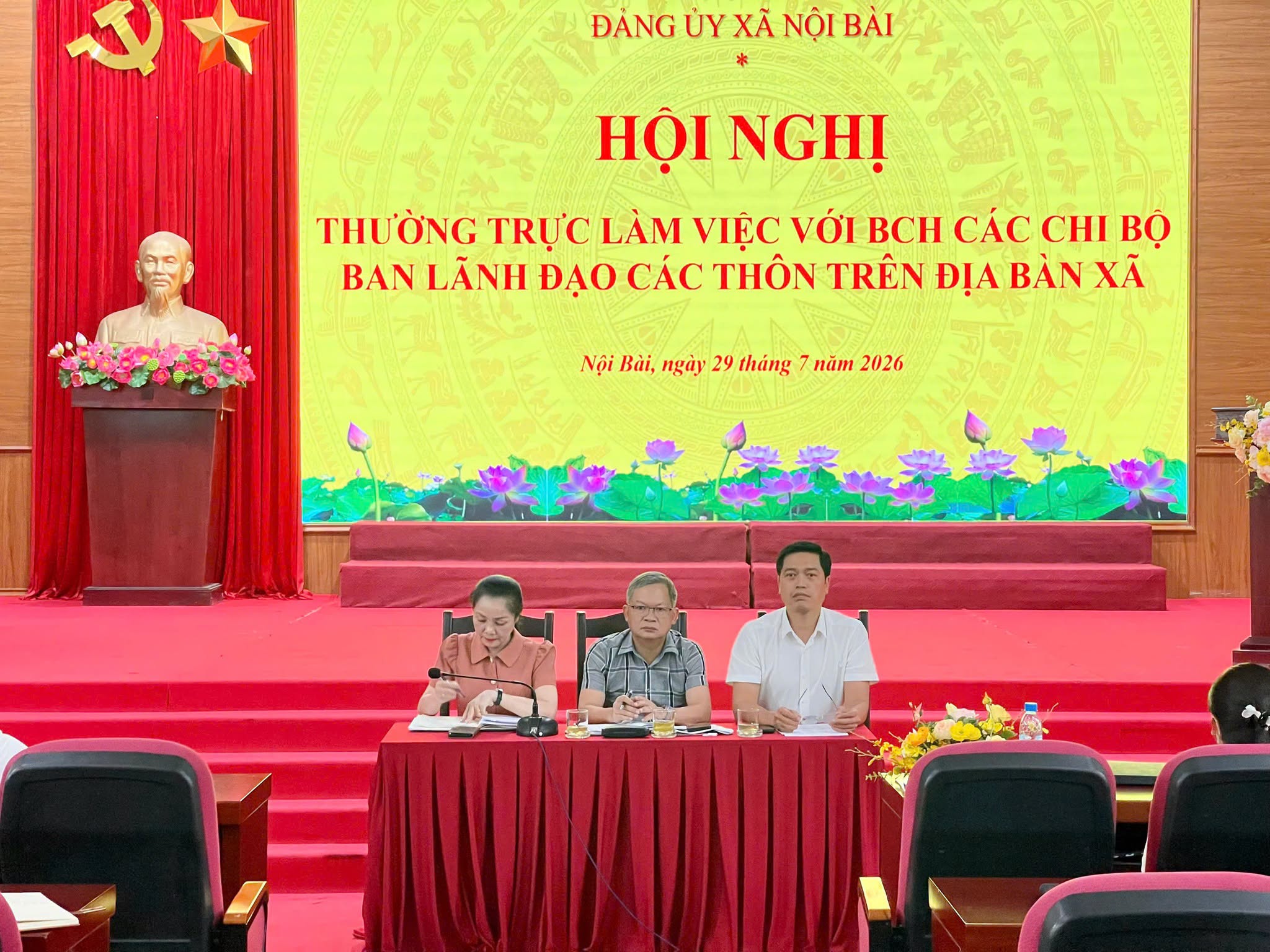Lãnh đạo xã Nội Bài làm việc với cấp ủy, ban lãnh đạo 17 thôn sau sáp nhập