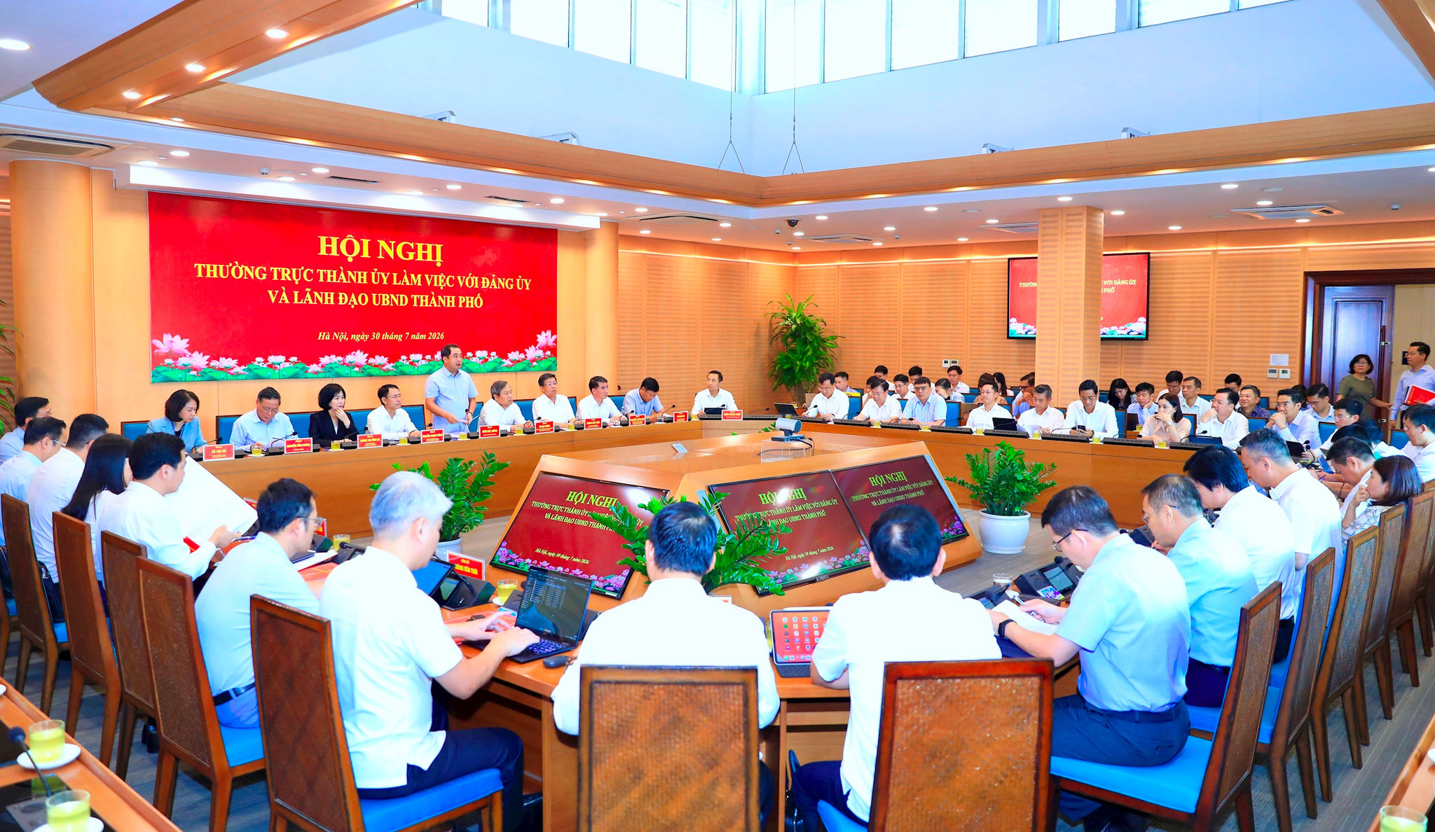 Đôn đốc theo dõi hằng tuần để thực hiện thắng lợi mục tiêu tăng trưởng hai con số