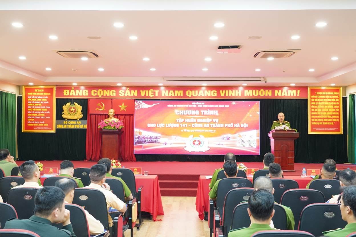Lực lượng 141 Công an thành phố Hà Nội nâng cao năng lực thực thi nhiệm vụ qua chương trình tập huấn chuyên sâu