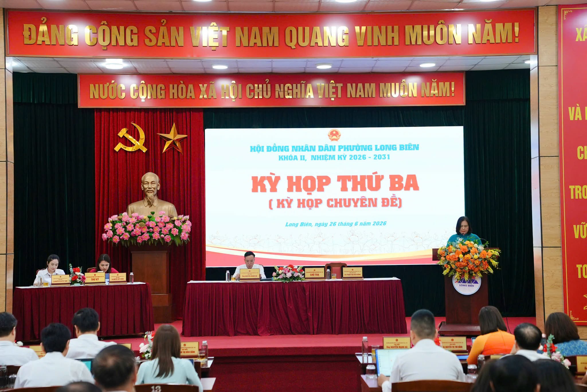 HĐND phường Long Biên thông qua các nghị quyết quan trọng, tạo nền tảng kiện toàn tổ chức bộ máy và nâng cao hiệu quả quản lý