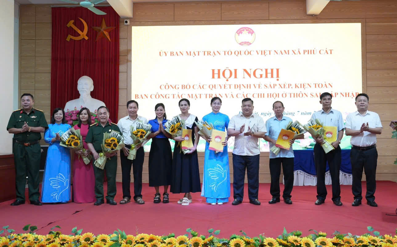 Xã Phú Cát kiện toàn Ban Công tác Mặt trận và các tổ chức chính trị - xã hội sau sắp xếp thôn